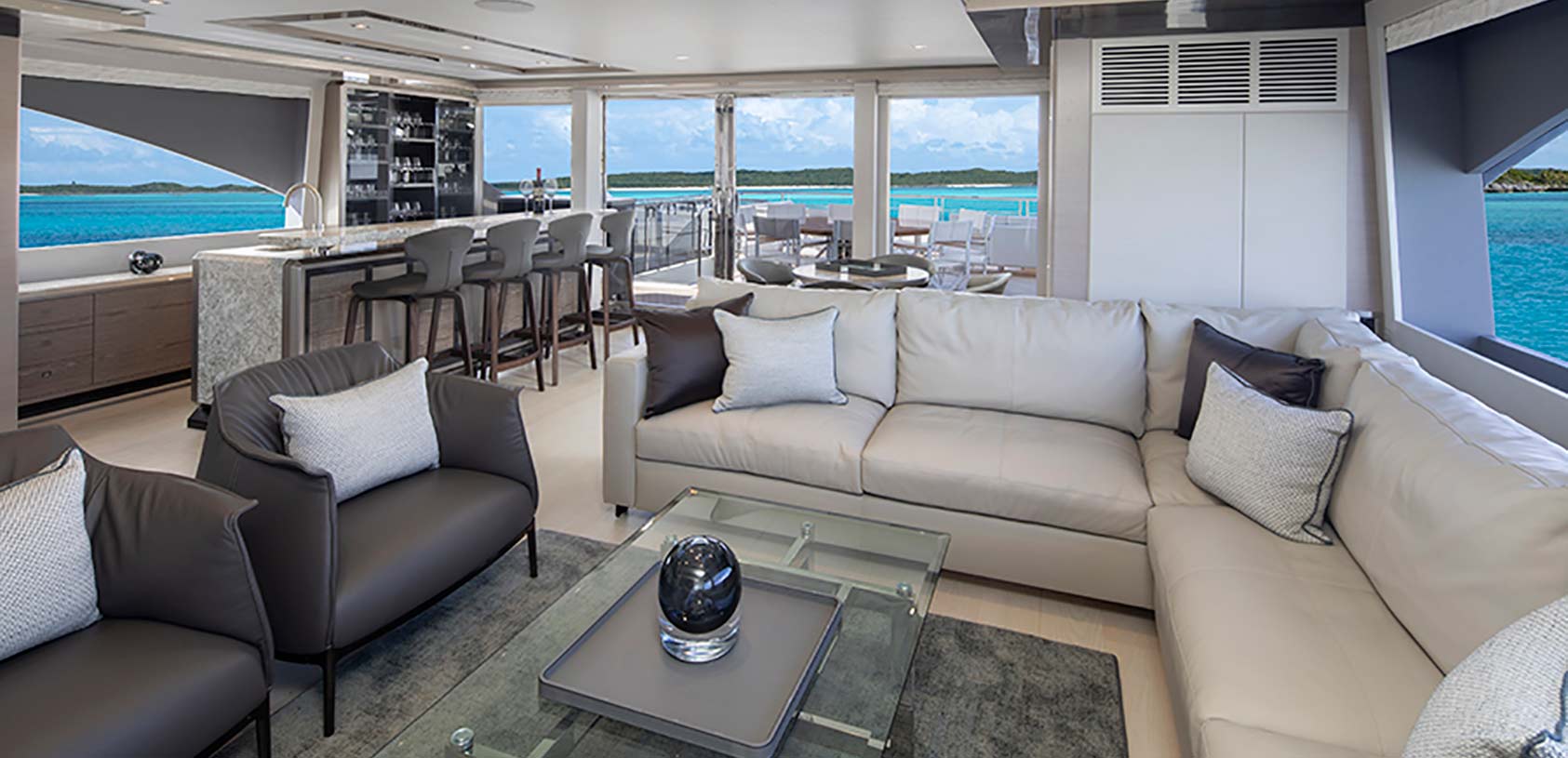 Yacht ZIGGY, Ocean Alexander 35R CHARTERWORLD Luxury Superyacht Charters